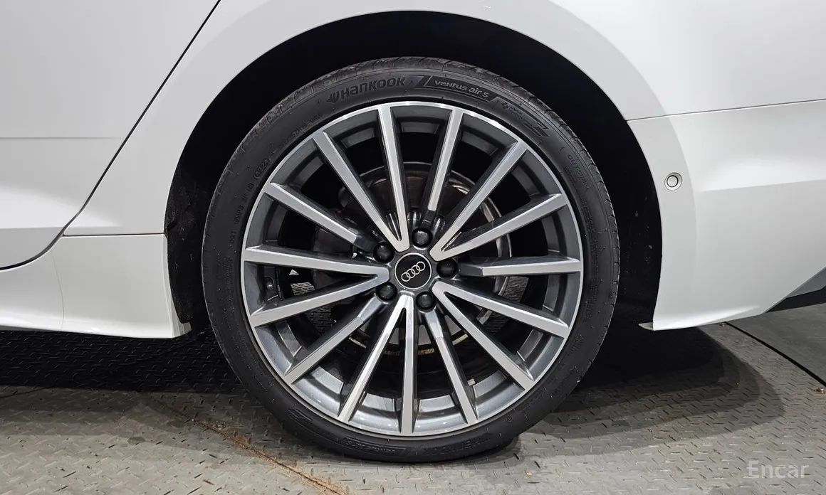 Фото 5 - Audi A5