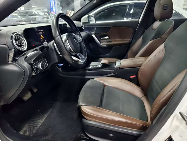 Фото 6 - Mercedes-Benz A-Class