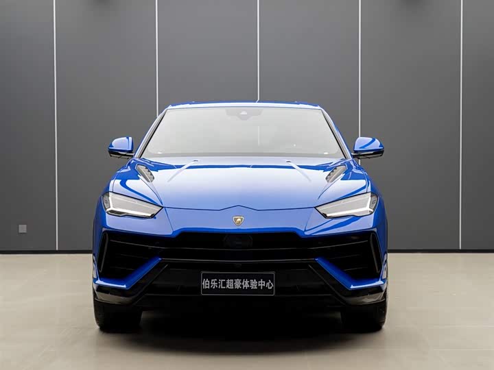 Фото 3 - Lamborghini Urus