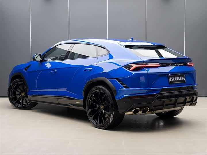 Фото 4 - Lamborghini Urus