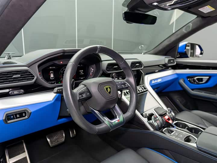 Фото 9 - Lamborghini Urus