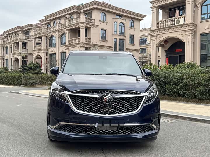 Фото 2 - Buick GL8 ES