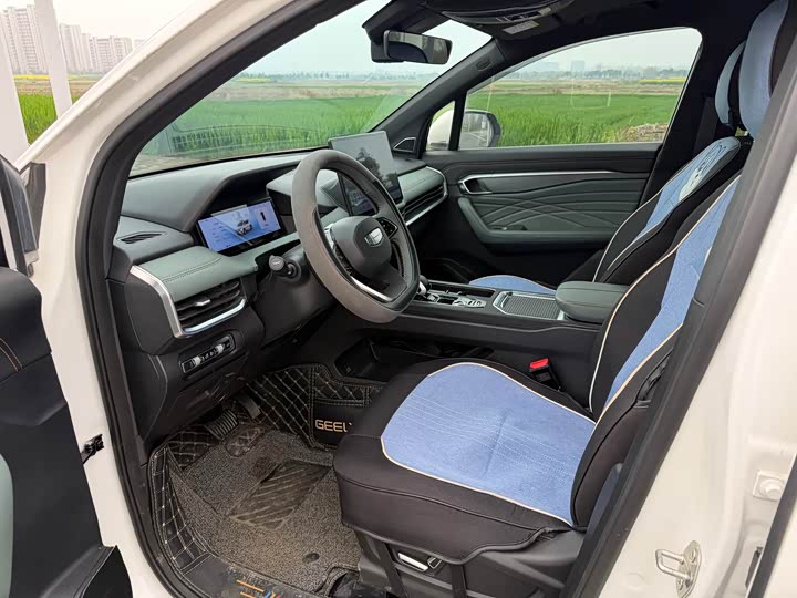 Фото 5 - Geely Okavango L