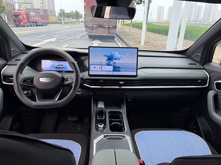 Фото 6 - Geely Okavango L