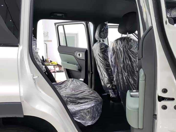 Фото 8 - Baojun Yep Plus