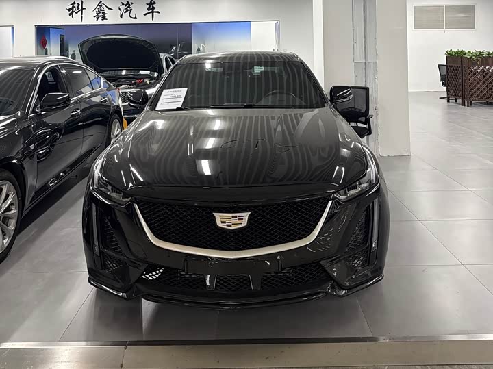 Фото 2 - Cadillac CT5