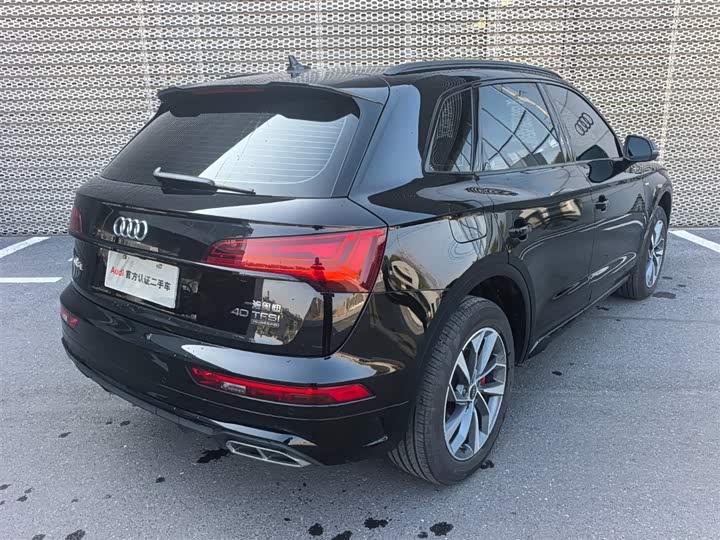 Фото 2 - Audi Q5L