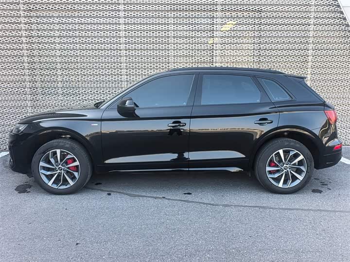 Фото 3 - Audi Q5L