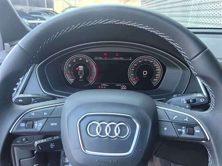Фото 7 - Audi Q5L