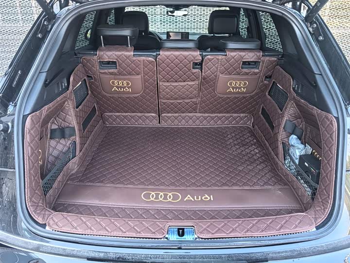 Фото 8 - Audi Q5L
