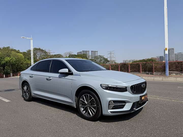 Фото 3 - Geely Preface