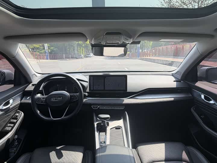 Фото 6 - Geely Preface