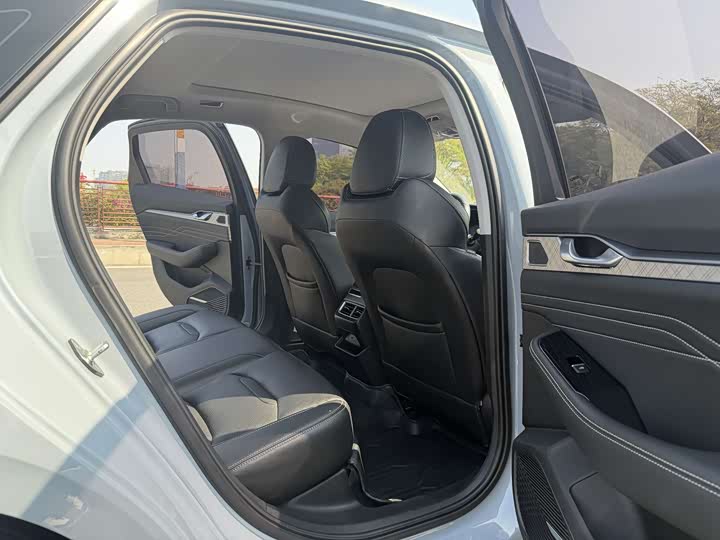 Фото 7 - Geely Preface