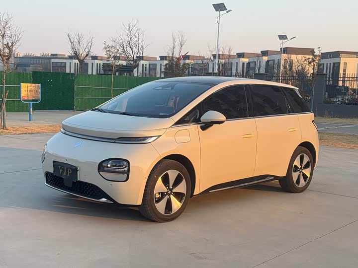 Фото 1 - Baojun Yunduo