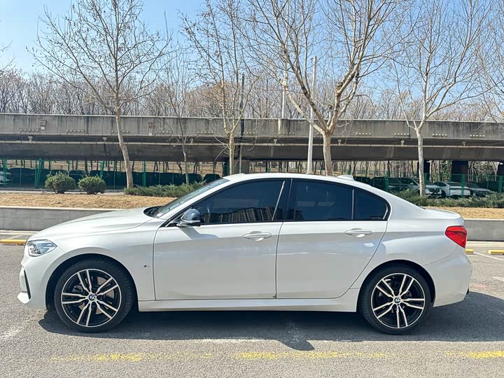 Фото 3 - BMW 1 Series