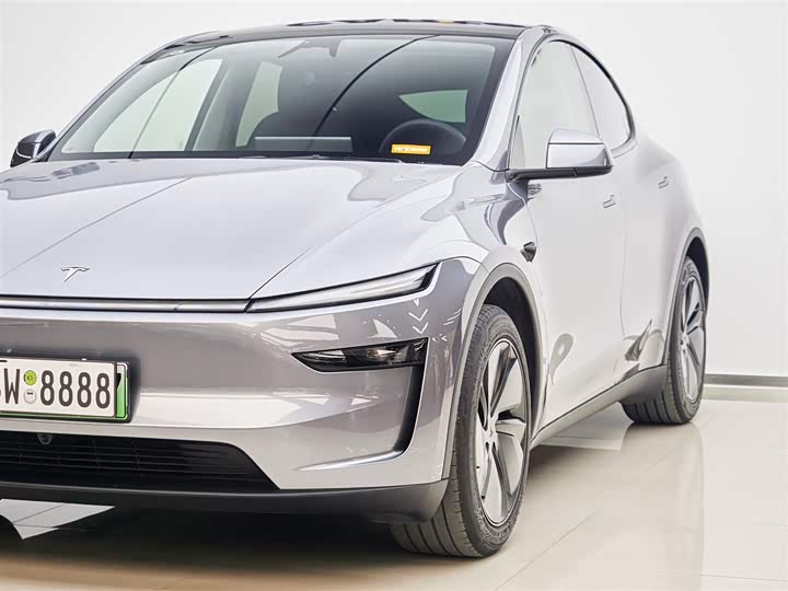 Photo 5 - Tesla Model Y