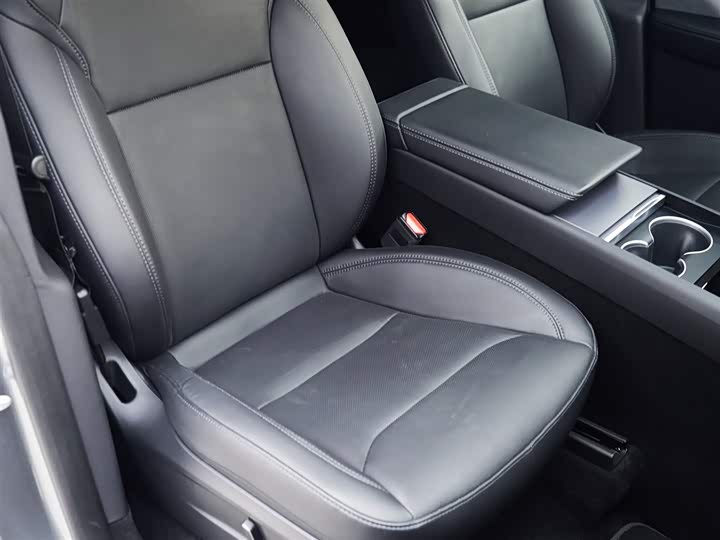 Photo 9 - Tesla Model Y