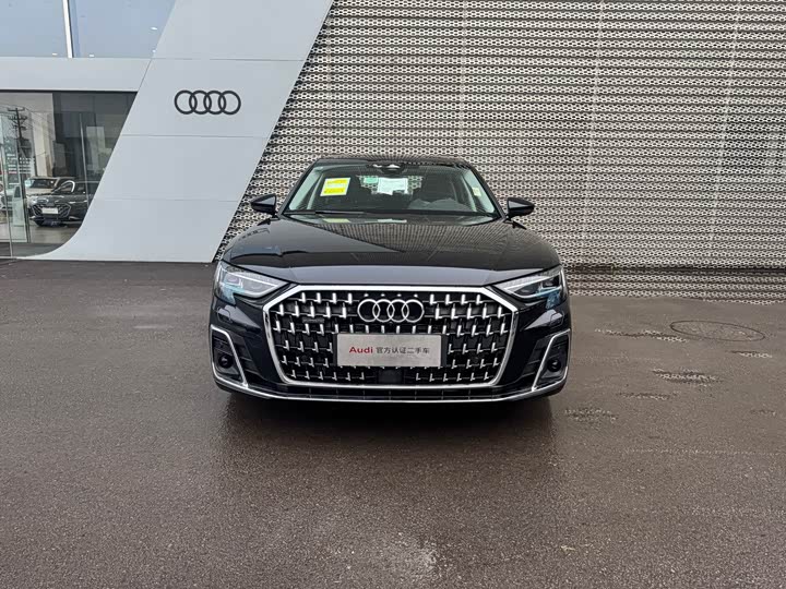 Фото 2 - Audi A8