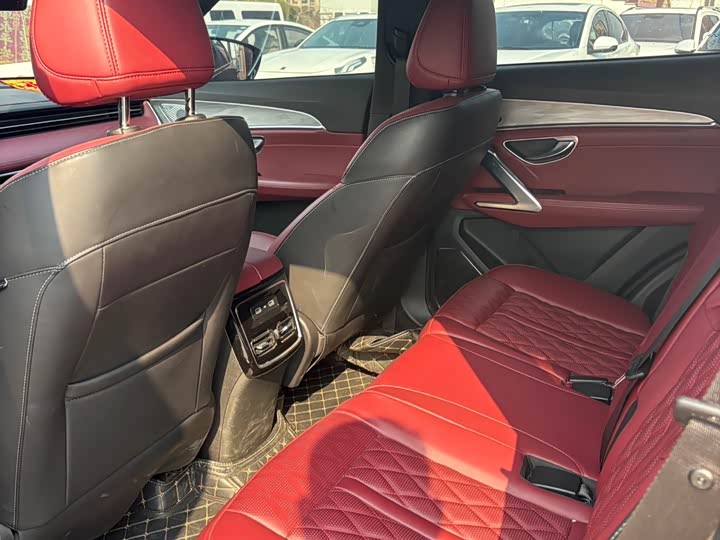 Photo 9 - Jetour X70 Plus