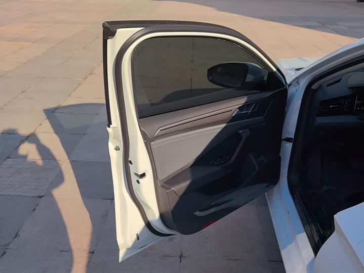 Фото 7 - Volkswagen Sagitar L