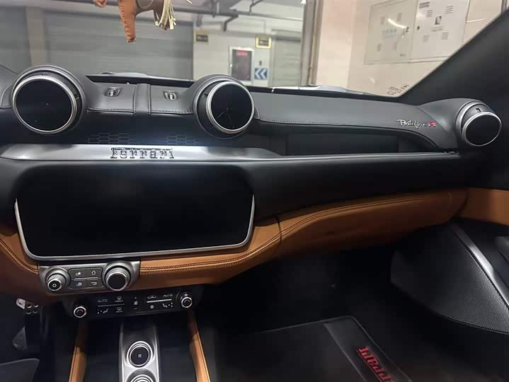 Фото 9 - Ferrari Portofino