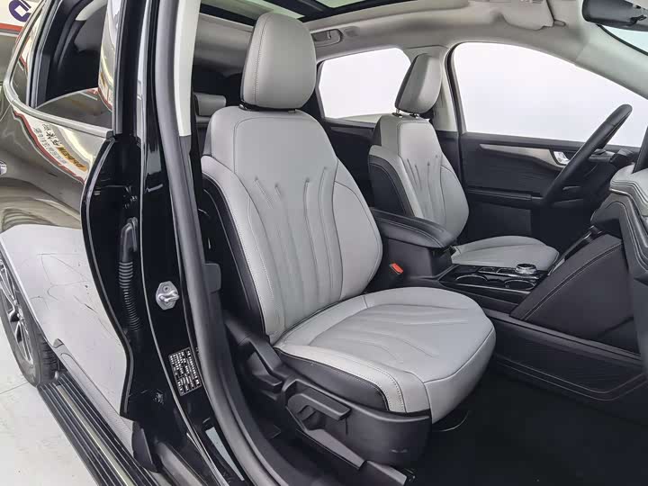 Фото 6 - Ford Escape