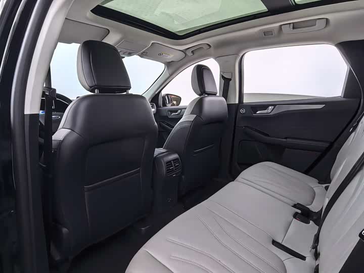 Фото 9 - Ford Escape