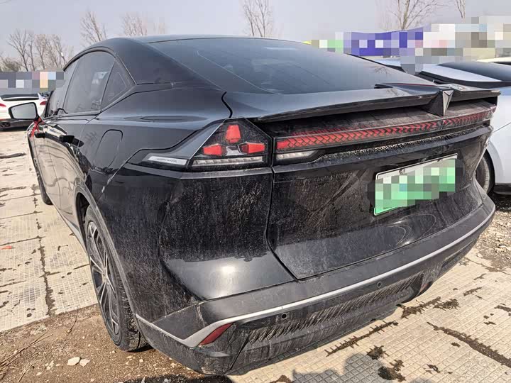 Фото 9 - Changan Deepal SL03