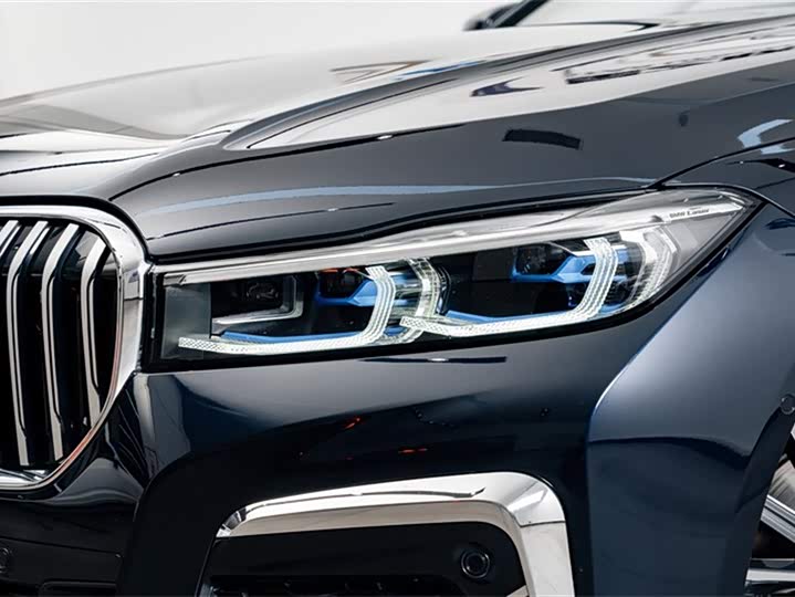 Фото 5 - BMW 7 Series