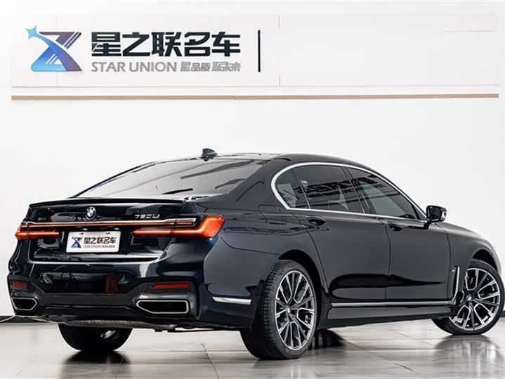 Фото 8 - BMW 7 Series