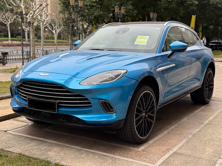 Фото 1 - Aston Martin DBX