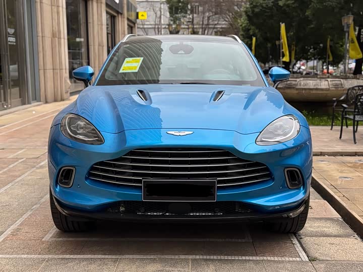 Фото 2 - Aston Martin DBX