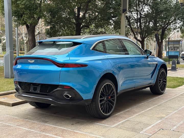 Фото 3 - Aston Martin DBX