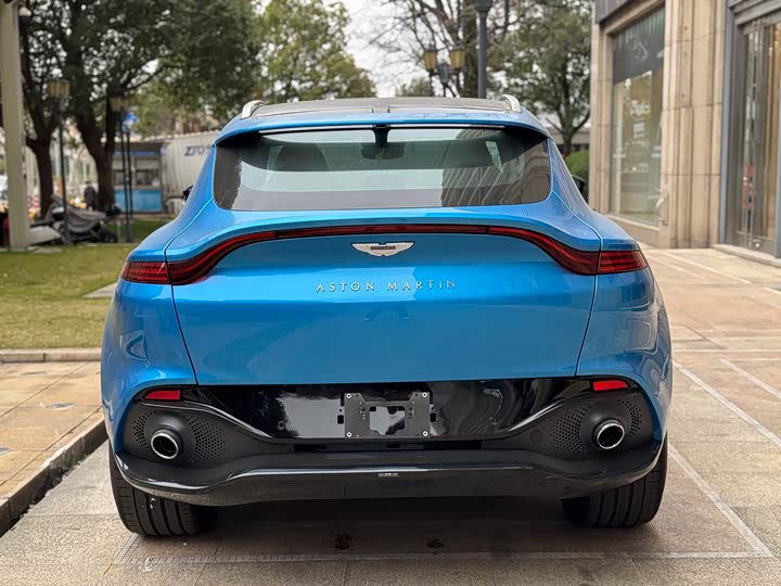 Фото 4 - Aston Martin DBX