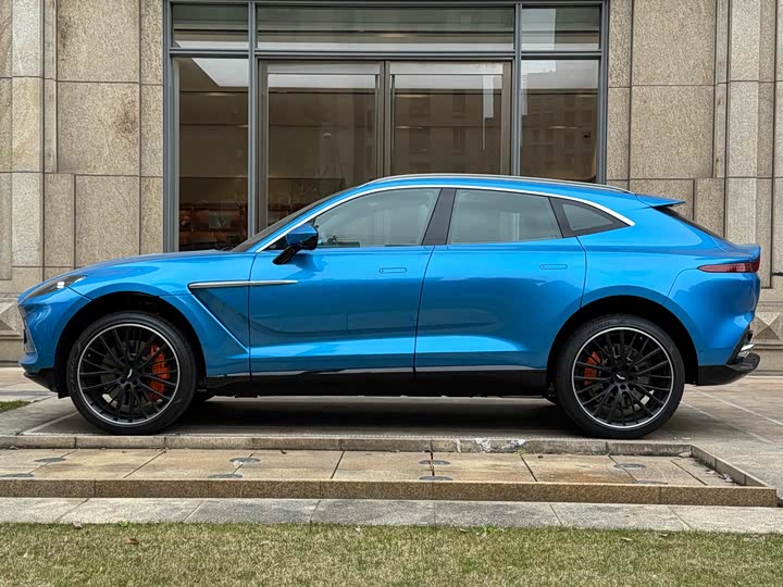 Фото 5 - Aston Martin DBX