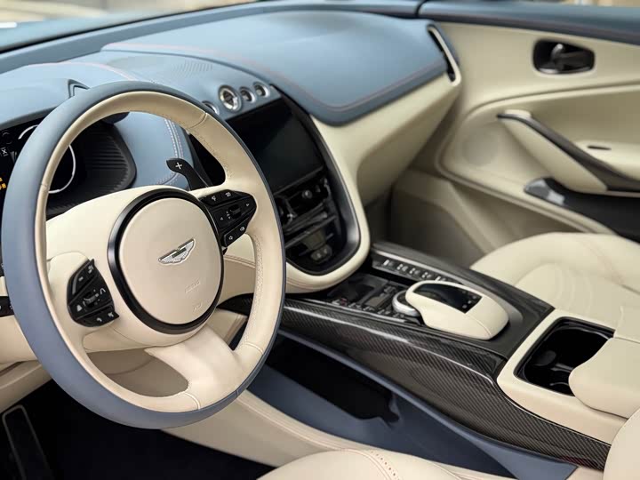 Фото 9 - Aston Martin DBX