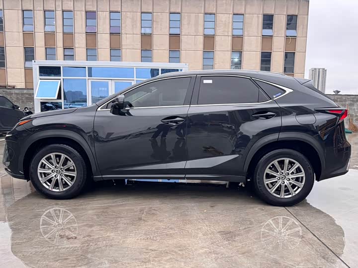 Фото 3 - Lexus NX