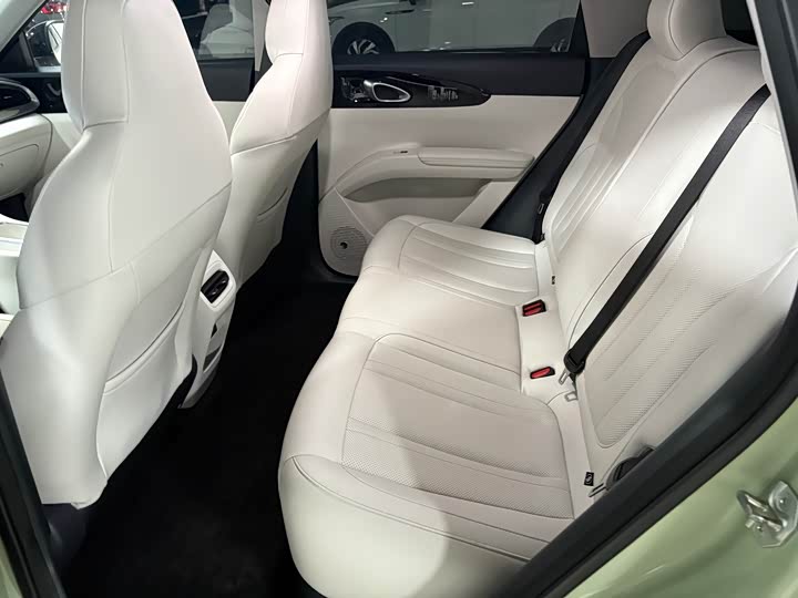 Фото 9 - Geely Galaxy Geome