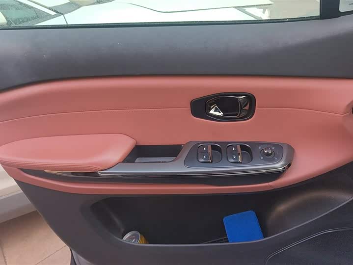 Фото 7 - Nio EC6