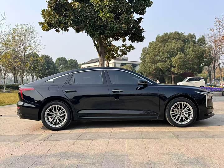 Фото 4 - Bestune B70