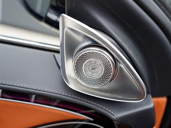 Photo 9 - Mercedes-Benz Maybach S-Class