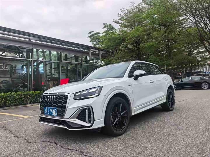 Photo 1 - Audi Q2L