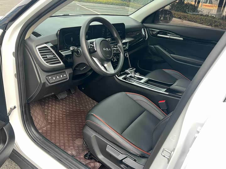 Фото 7 - Kia Seltos