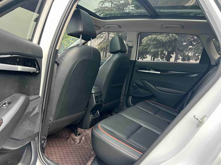 Фото 8 - Kia Seltos