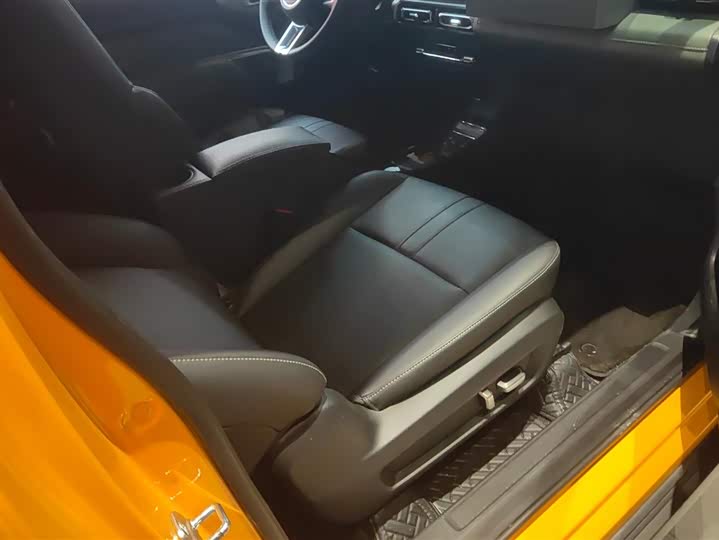 Фото 8 - Baojun Yep