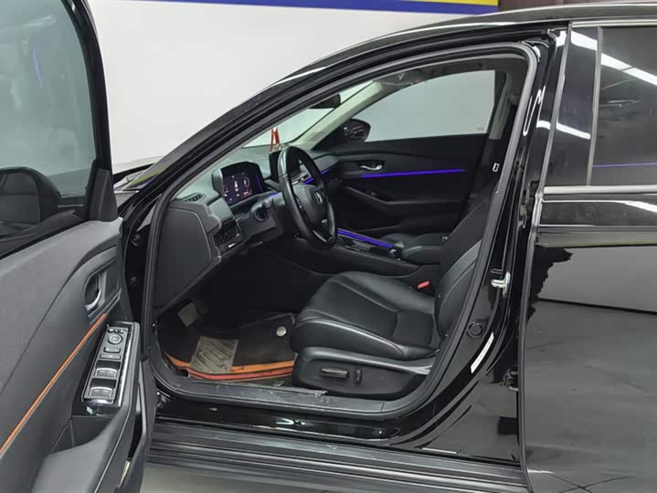 Photo 9 - Honda Accord