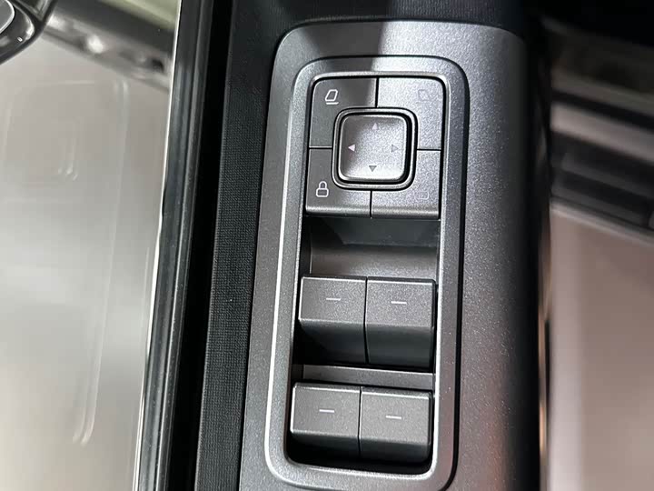 Фото 6 - Chery iCar V23