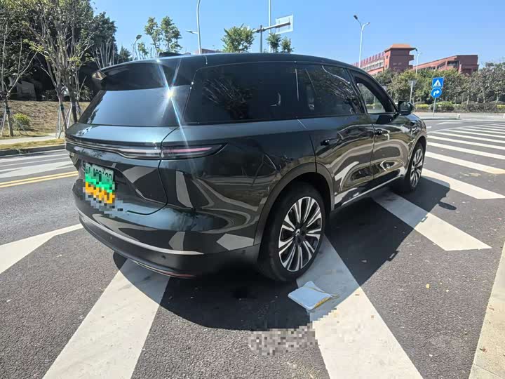 Фото 7 - Nio ES8