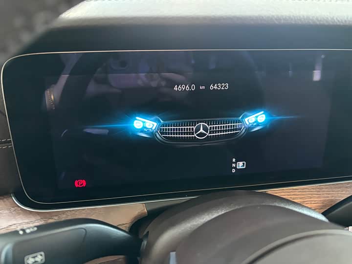 Photo 7 - Mercedes-Benz E-Class