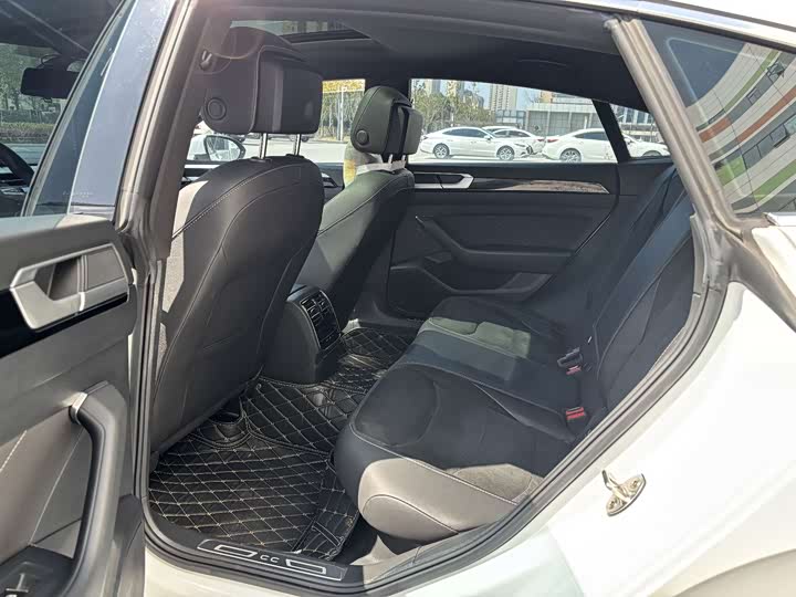 Фото 8 - Volkswagen CC